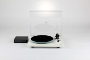 Rega Planar 6 Turntable with Neo PSU (Matte White)