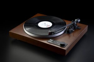 Dual CS 429 Fully-Automatic 3-Speed Turntable with 2M Red Cartridge (Walnut)