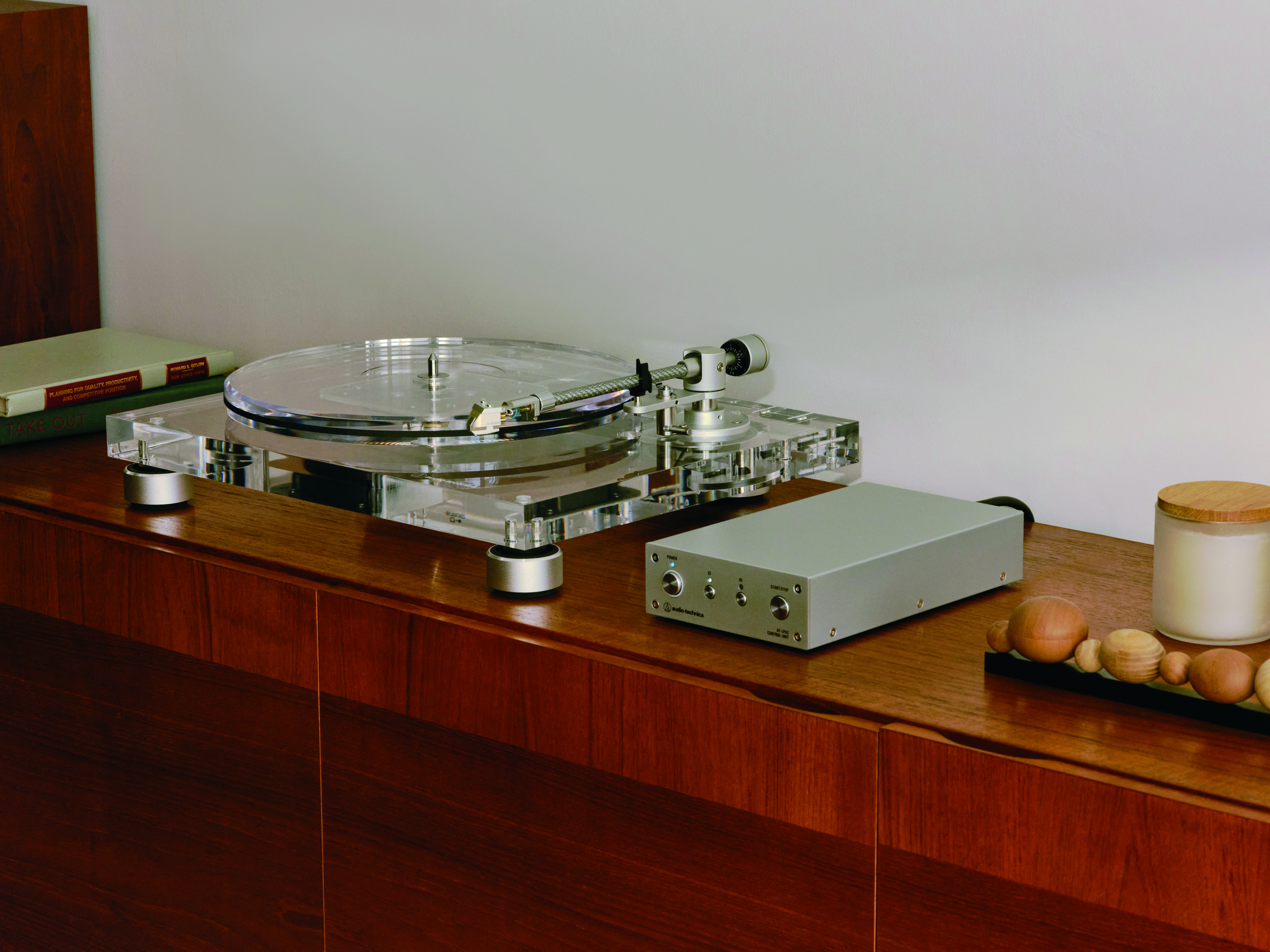 Audio-Technica AT-LPA2 Acrylic Turntable with AT-OC9XEN MC Cartridge - Image 20