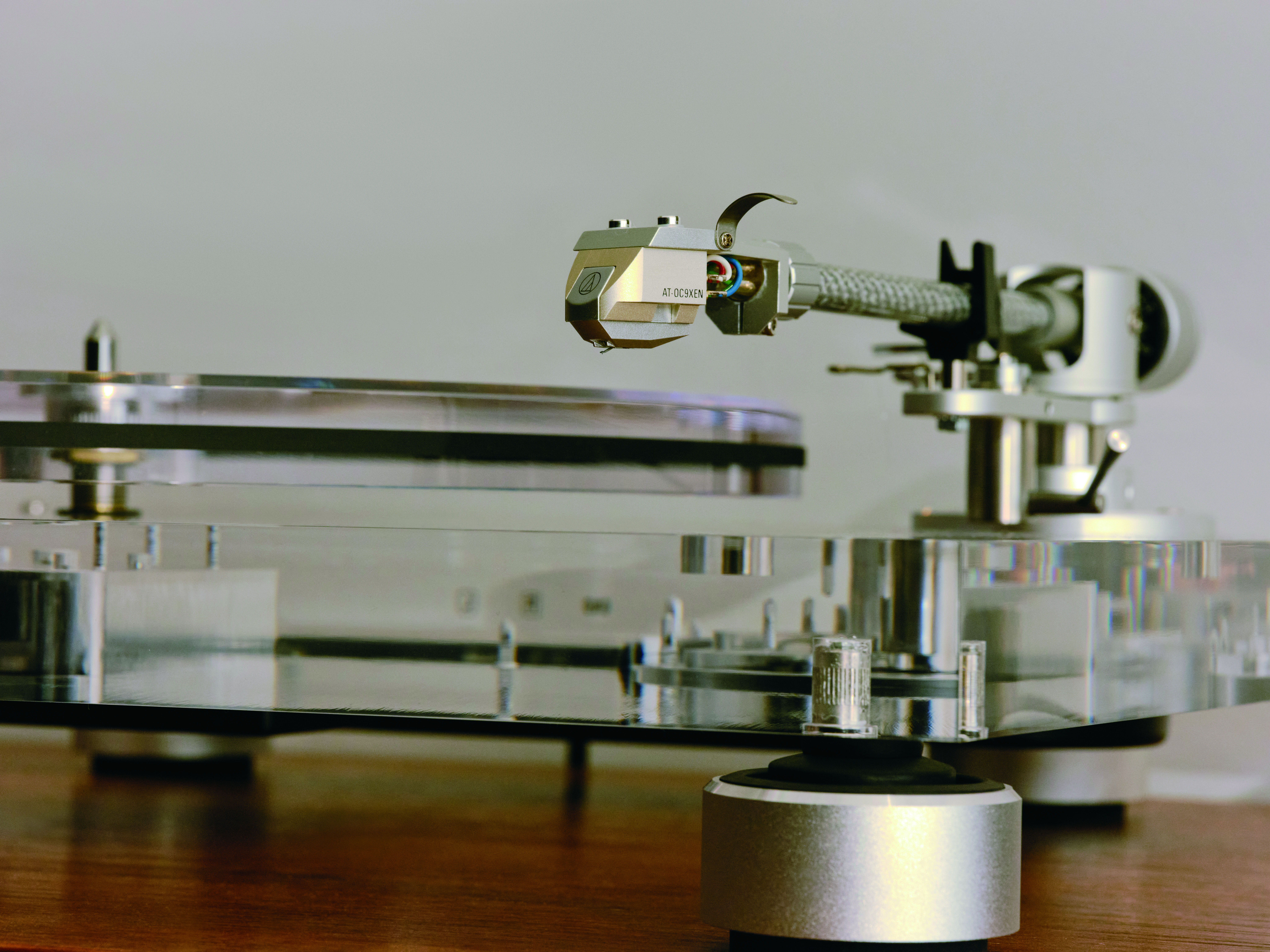 Audio-Technica AT-LPA2 Acrylic Turntable with AT-OC9XEN MC Cartridge - Image 23