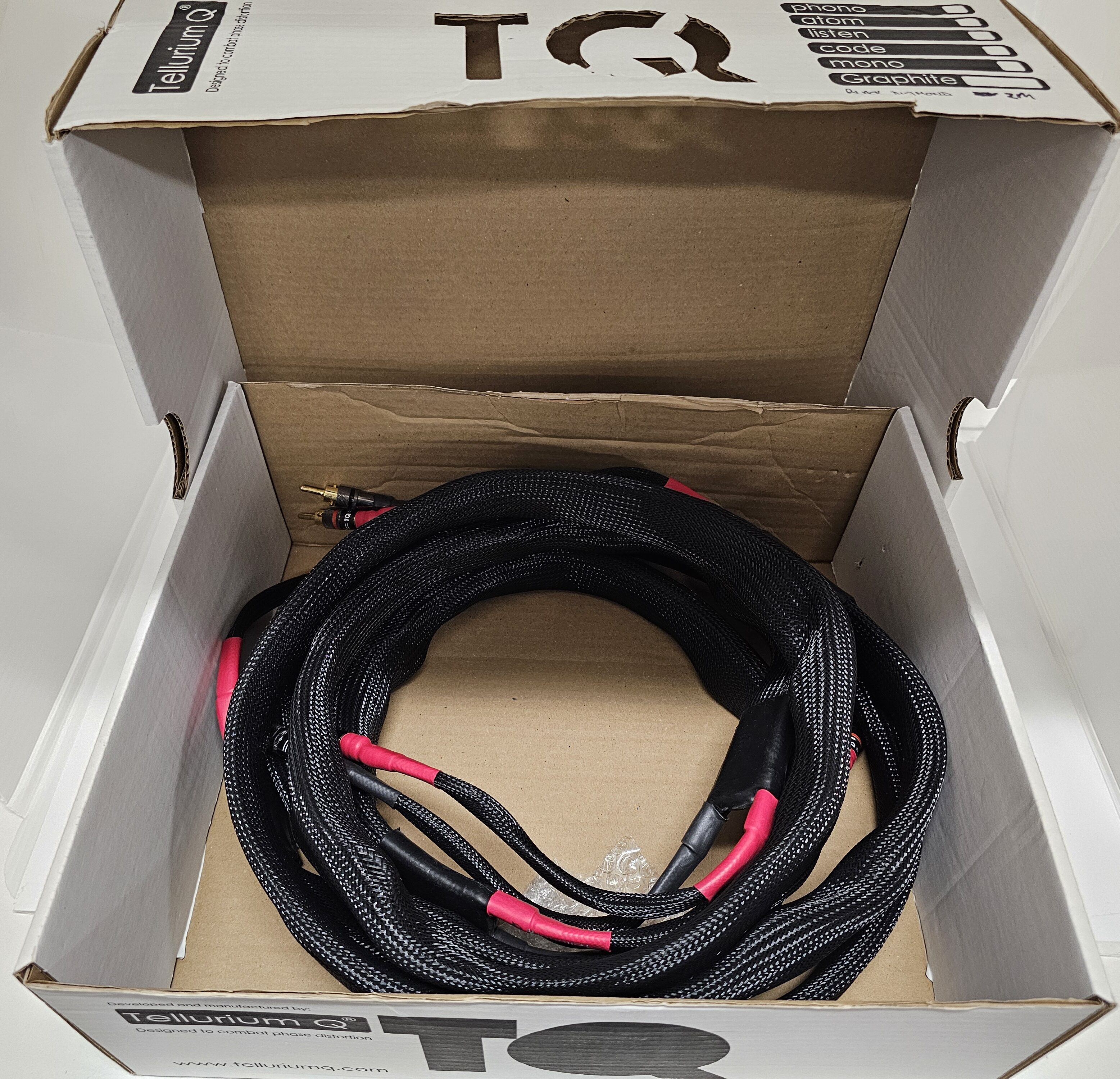 Tellurium Q Black Diamond Speaker Cables with Banana Connects (2 meter pair) - Image 3