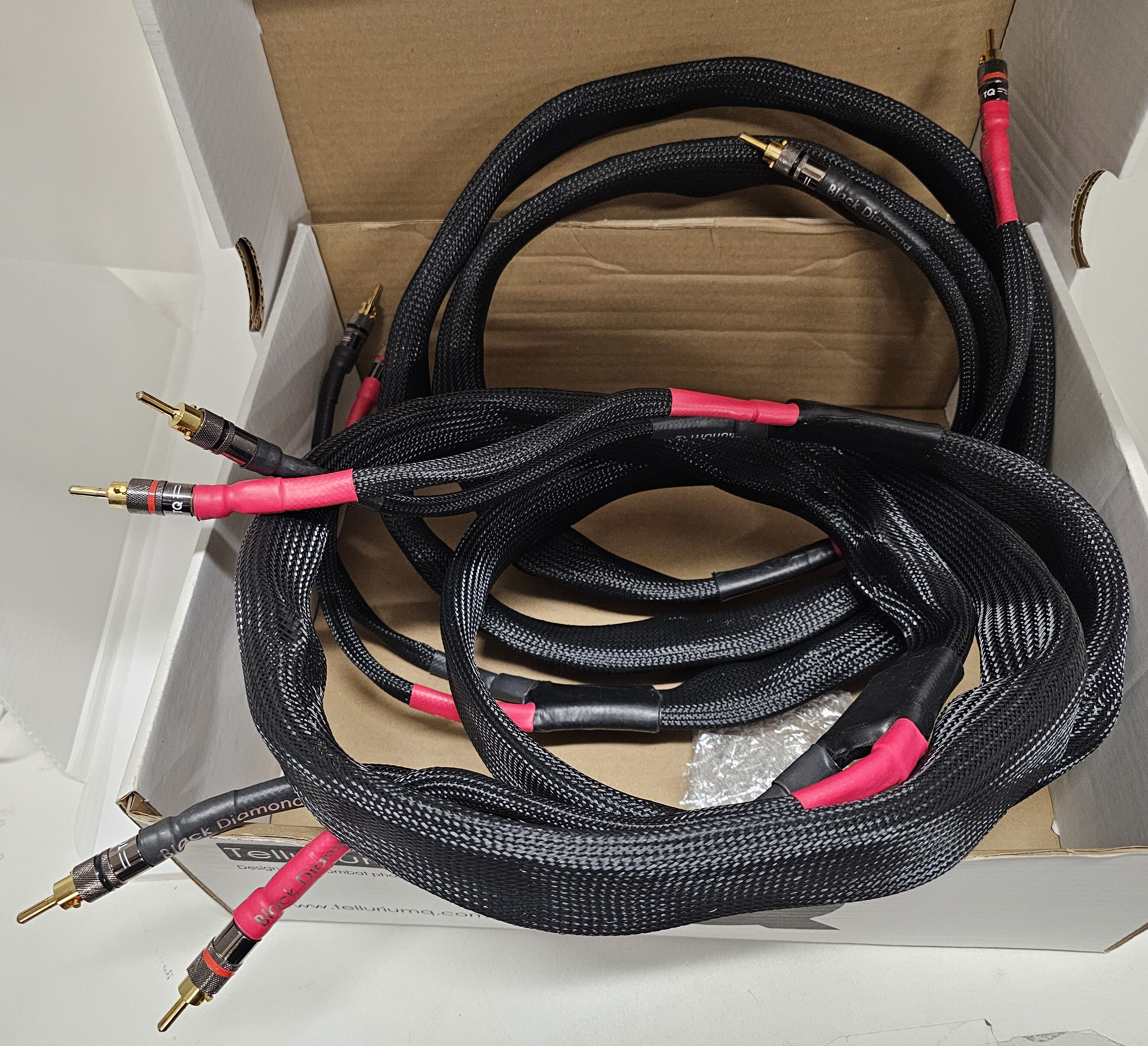 Tellurium Q Black Diamond Speaker Cables with Banana Connects (2 meter pair) - Image 2